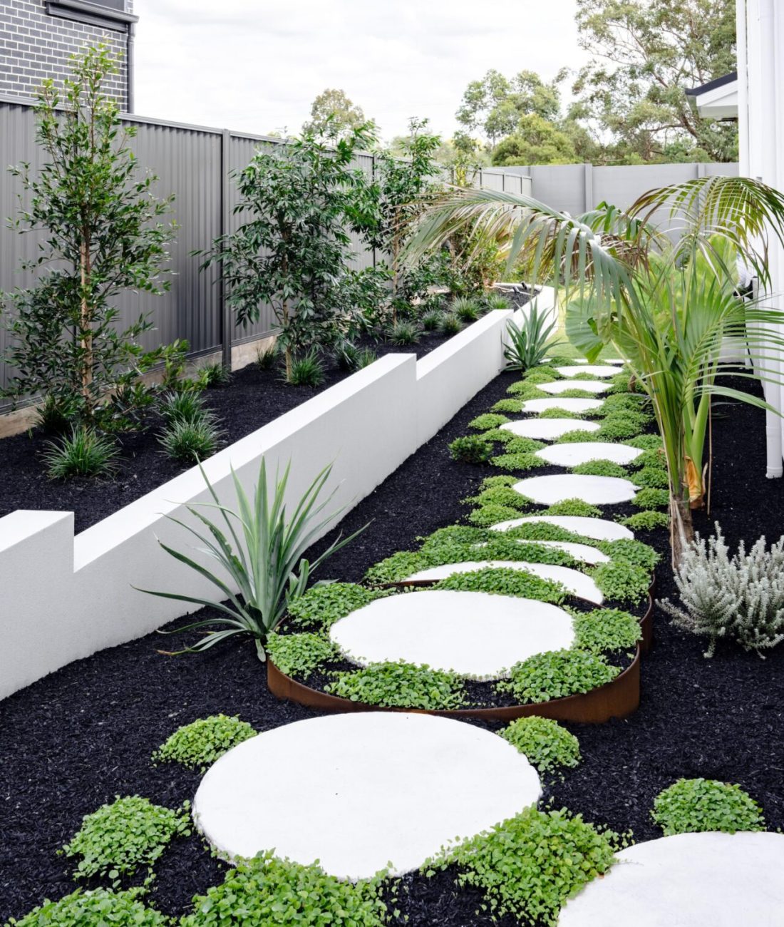Eco-Friendly Landscaping with Natural Stone | Cinajus