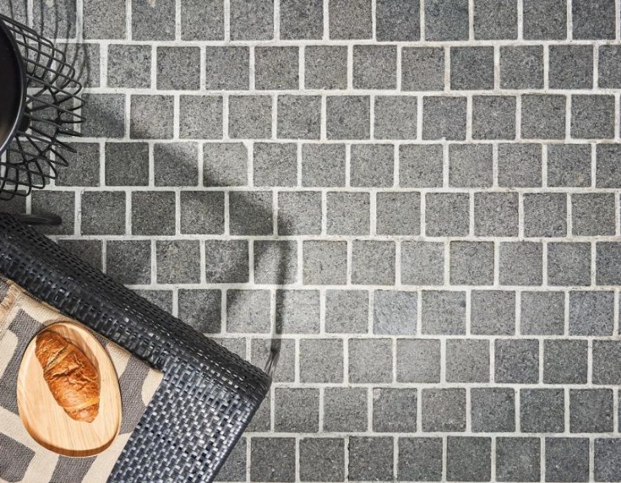 Vega Black natural stone cobblestones dark outdoor driveway paving